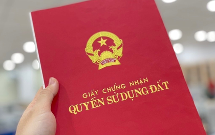 Hợp đồng ghi rõ 4 tỷ nhưng người đàn ông chấp nhận trả 5,5 tỷ tất toán để rút sổ đỏ, 6 năm sau bất ngờ kiện ngân hàng thu quá tiền