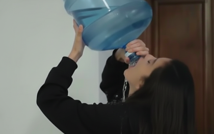 Đến giờ tôi mới biết uống nước theo 7 kiểu này đang “phá thận”, trước giờ cứ tưởng uống càng nhiều càng tốt!