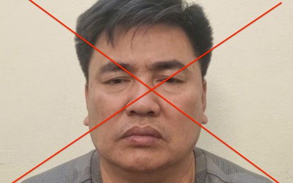 Xin bỏ qua vi phạm không được, tài xế đẩy CSGT vào đầu xe tải