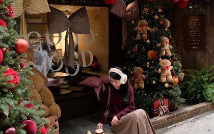 Những góc sống ảo Giáng sinh 2025 gây sốt ở Hà Nội, TP.HCM