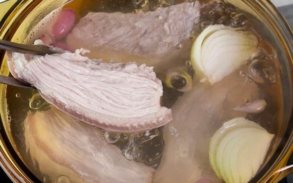 Bí quyết luộc thịt ngon: Không cho những loại gia vị này vào nước luộc