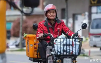 Phát hiện người đàn ông 45 tuổi làm shipper nhưng sở hữu hơn 10 căn nhà, 4 xe ô tô: “Dù lương thấp và vất vả, tôi chưa từng thấy chán nghề”