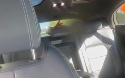 Người phụ nữ tá hỏa phát hiện tù nhân vượt ngục trong xe của mình