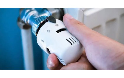 Vì sao không nên bật máy sưởi suốt đêm?