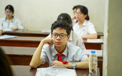 Tuyển sinh lớp 10 ở Hà Nội: Áp lực đè nặng học sinh và nhà trường