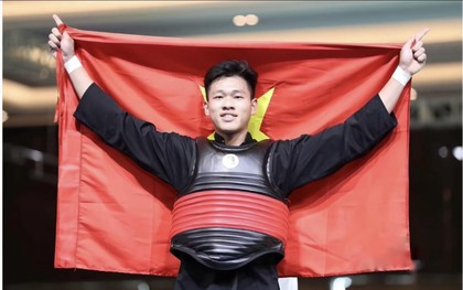 Võ sĩ Thái Lan chơi xấu, VĐV Việt Nam vẫn hiên ngang giành HCV SEA Games, nói luôn: "Không có chuyên môn còn đánh xấu"