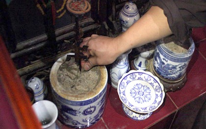 Cuối năm bát hương xuất hiện 3 dấu hiệu này, gia chủ nên xem lại ngay