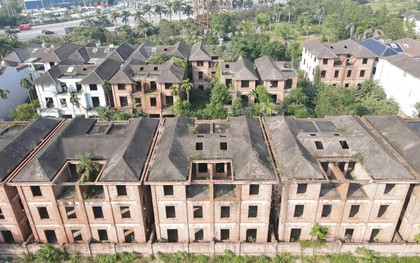 Loạt biệt thự chục tỷ 'đắp chiếu' giữa khu đô thị hoang vắng ở Bắc Ninh