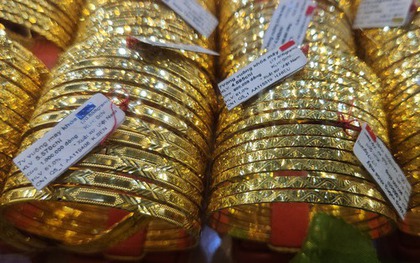 Sáng 18-12, giá vàng nhẫn bất ngờ giảm
