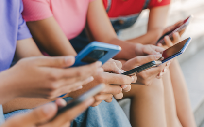 Gia tăng trẻ nhập viện vì rối loạn cảm xúc liên quan mạng xã hội