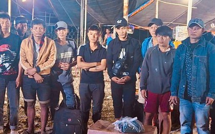 Mật phục ban đêm, Biên phòng Tây Ninh bắt giữ 13 người vượt biên từ Campuchia về Việt Nam