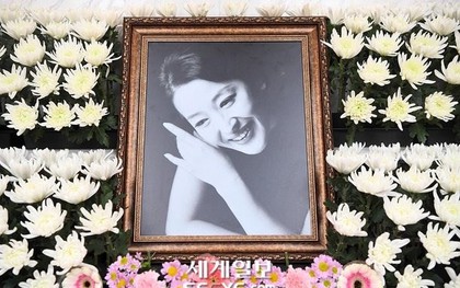 Nhói lòng hình ảnh cuối cùng, chỉ còn 36 kg của minh tinh Penthouse vừa đột ngột qua đời