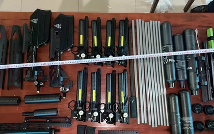 Phát hiện nhiều linh kiện súng chuẩn bị ‘đi’ xe khách từ Quảng Trị ra Hà Nội