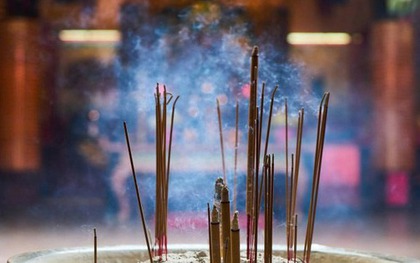 6 lưu ý khi thắp hương mùng 1