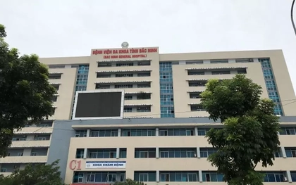 Bệnh nhân rơi từ tầng 8 bệnh viện, tử vong