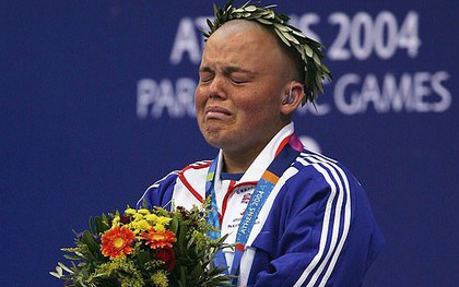 HCV Paralympic gạ gẫm bé gái 14 tuổi gửi ảnh khoả thân, và cái kết ê chề mất hết mặt mũi