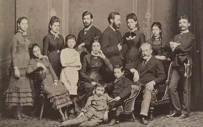 3 thế hệ nuôi dưỡng 16 NHÂN TÀI hàng đầu: Rốt cuộc điều gì giúp gia tộc này liên tục xuất hiện người kiệt xuất? Câu trả lời không ngờ!