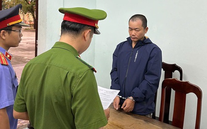 Vợ xin ly hôn, chồng chém vợ rồi uống thuốc trừ sâu, thắt cổ muốn chết chung