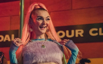 Xem phim Sex Education, tôi bẽ bàng nhận ra lý do vì sao bạn bè ở lớp và hàng xóm, ai cũng ghét con gái mình!