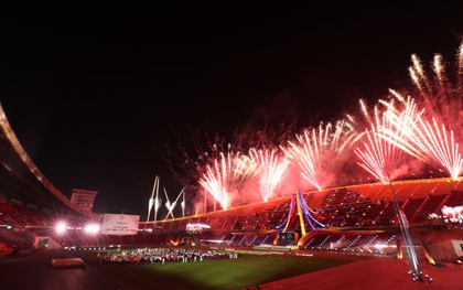 Toàn cảnh bế mạc SEA Games 33: Pháo hoa rực rỡ tạm biệt Thái Lan, hẹn gặp lại ở Malaysia 2027