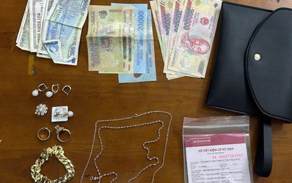 Người đàn ông ở TPHCM nhặt được chiếc ví chứa vàng