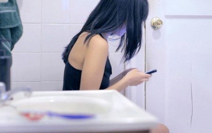 Cảnh báo khẩn cho ai còn đem điện thoại vào nhà vệ sinh