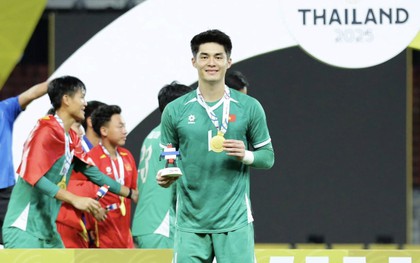 Thủ môn U22 Việt Nam Trần Trung Kiên gây sốt ở Thái Lan, được bình chọn đẹp trai nhất SEA Games