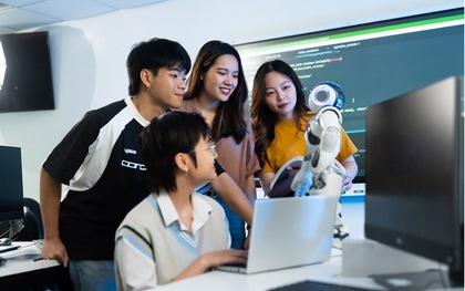 Nghề thuộc top 10 ngành tăng trưởng nhanh nhất đến 2030: Khát nhân lực 10 năm tới, lương lên tới 50 triệu đồng/tháng