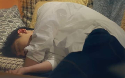 Nằm ngủ xuất hiện 5 bất thường này, suy thận có thể đang âm thầm tấn công