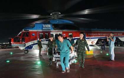 Chuyến bay dài kỷ lục trên biển cứu cùng lúc 2 bệnh nhân nguy kịch từ Trường Sa