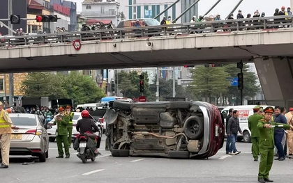 Hà Nội: Tạm giữ hình sự tài xế đâm lật xe ô tô ở Ngã Tư Sở
