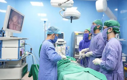 Phẫu thuật liên tiếp hai ca thủng ruột do dị vật xương