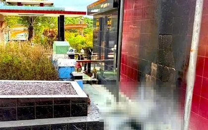 Đi thăm mộ, phát hiện thi thể bị cháy chỉ còn cẳng chân