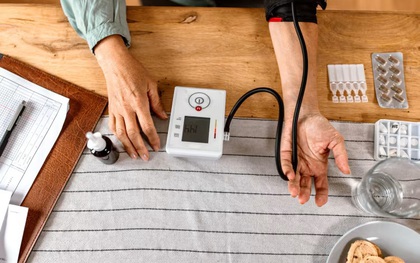 Không phải rượu bia hay muối, loại đồ uống phổ biến này có thể khiến huyết áp tăng vọt chỉ sau 1 giờ