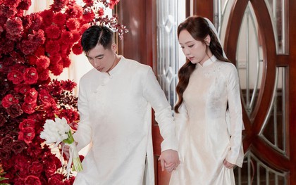 Thủ môn U23 Việt Nam làm lễ ăn hỏi với thạc sĩ hơn 3 tuổi, visual cô dâu sáng bừng, chuẩn "trai tài gái giỏi"