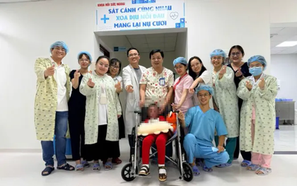 Nghị lực sống phi thường của cậu bé 5 tuổi bị bỏng nặng 80% cơ thể