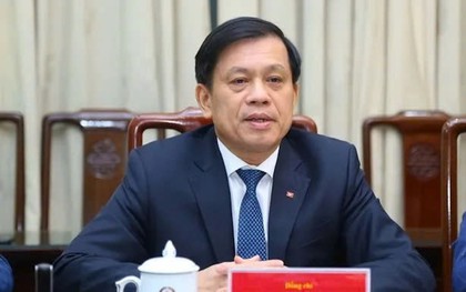 Thu giữ 25 phong bì tiền tỷ đề tên doanh nghiệp tại nơi làm việc của cựu Thứ trưởng Nguyễn Bá Hoan