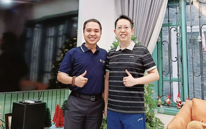 Bức ảnh chụp 2 người đàn ông bước ra từ Olympia gây trầm trồ