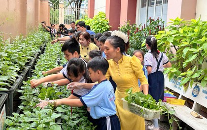 TPHCM: Hoa mắt với các khoản thu từ chương trình học liên kết