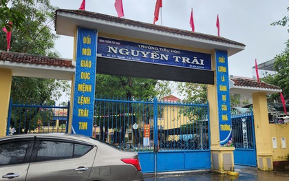 Nhiều học sinh lớp 2 bị nôn ói khi ăn bữa trưa tại trường