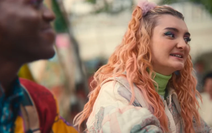 Xem phim Sex Education, tôi quyết dạy câu này cho con: Đây chính là bí kíp để sống 1 đời thảnh thơi, thư thái!