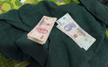 Cô gái đi chợ thấy người khác đeo dây chuyền vàng liền lao vào giật