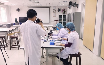 Sinh viên Đại học Y Hà Nội nhận tin vui đặc biệt trước thềm năm mới