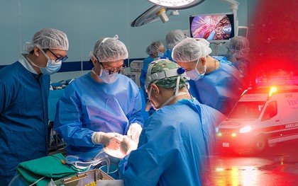 Phía sau cuộc đại phẫu cứu bé trai 15 tháng tuổi từ 'lá gan chia đôi' của người hiến chết não