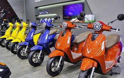Xe máy điện giảm sâu dịp cuối năm, có mẫu rẻ hơn cả Wave Alpha