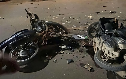 Hai xe máy tông trực diện, 3 người chết