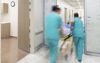 Người phụ nữ gặp nguy hiểm tính mạng sau khi uống rượu pha mật cá trắm để chữa đau đầu