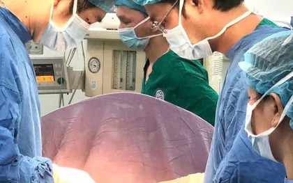 Cứu sống bệnh nhi 3 tuổi bị xoắn túi mật hoại tử