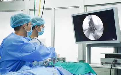 Ứng dụng công nghệ nội soi thần kinh phẫu thuật u tuyến yên khổng lồ