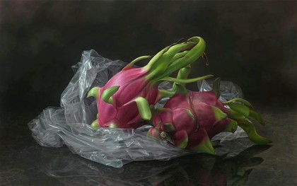 Bức tranh 2 quả thanh long trông thật đến mức "có thể bổ ra ăn được luôn": Hé lộ về tác giả